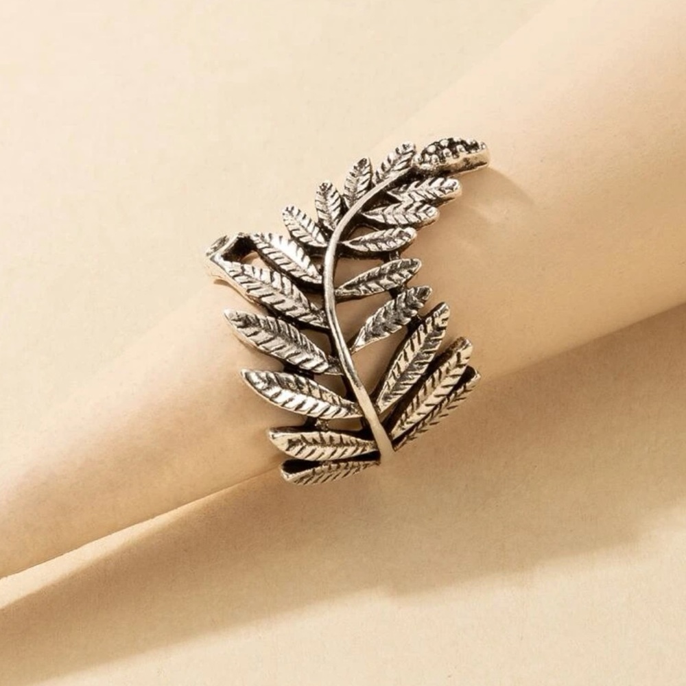 Silver Leaf Ring